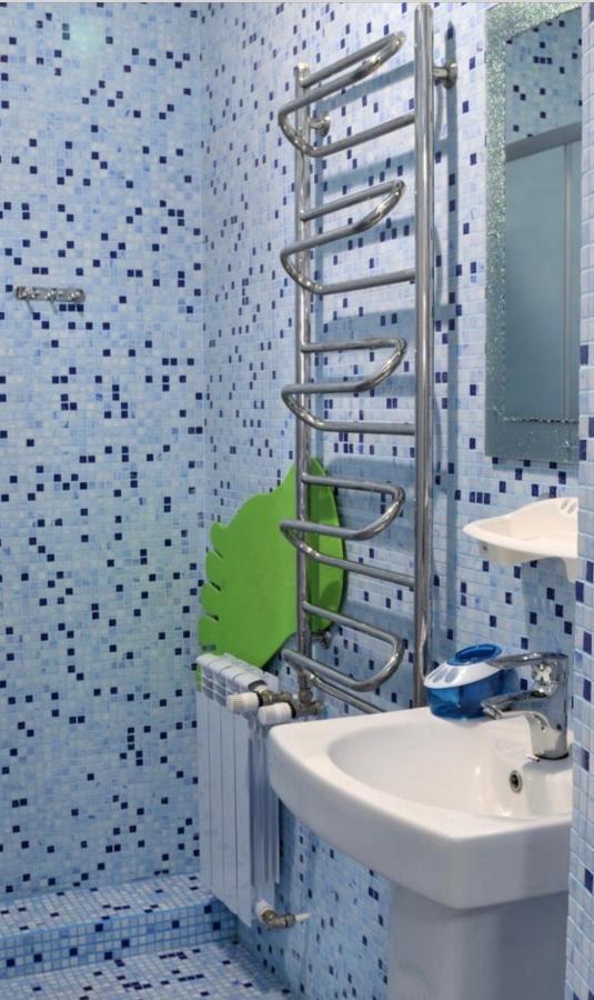Sem Uglov Hotel Tiraspol Eksteriør billede